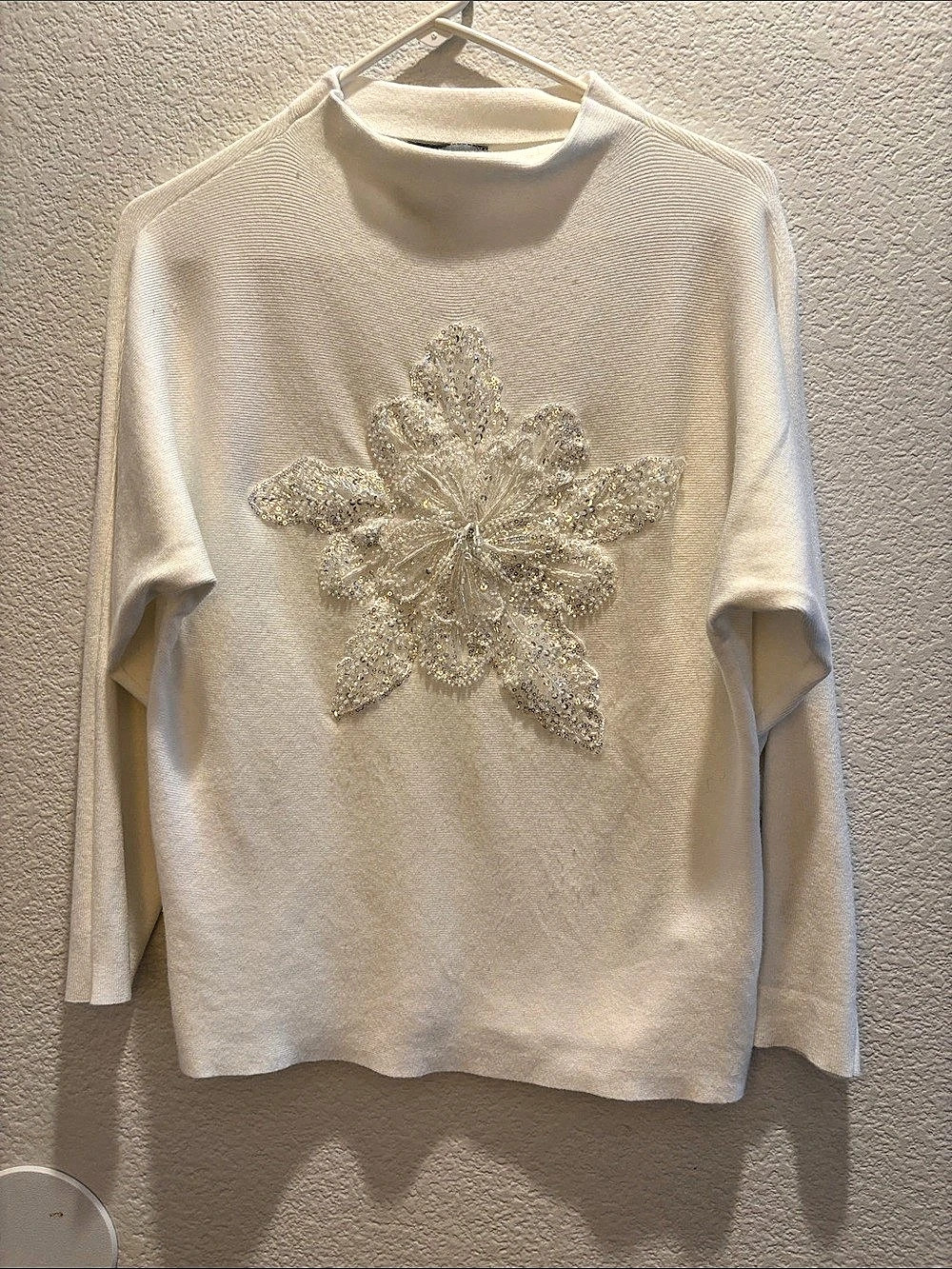 LIV Milano Beaded Floral Tunic in Cream Size Medium Like New